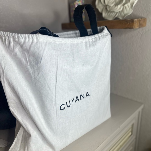 Cuyana Oversized Linea Leather Bag • Charcoal • MSRP $558 - Picture 9 of 9